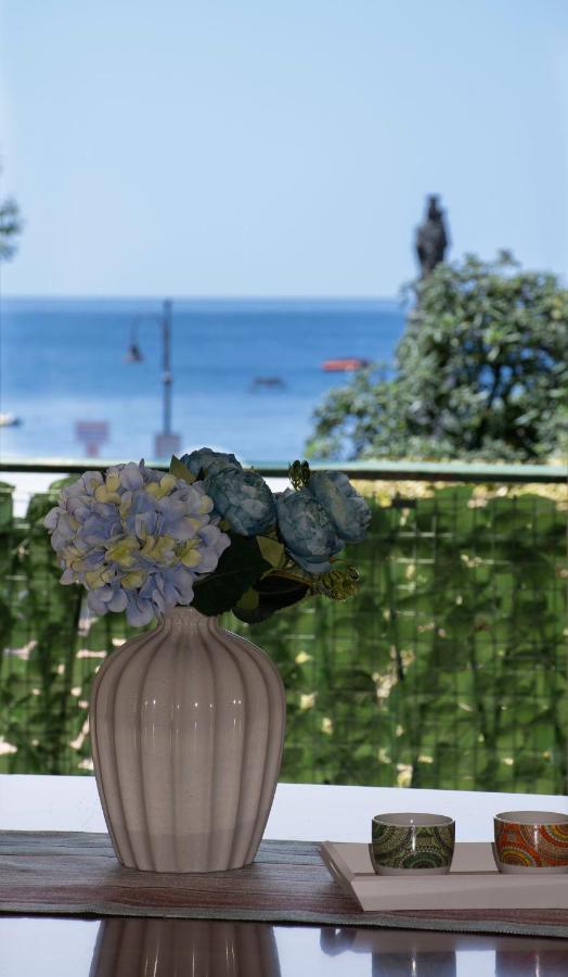 Uno Sguardo Sul Mare Villa Maiori Exteriör bild